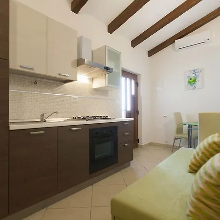 Robinson House * Lupoglav (Istria)